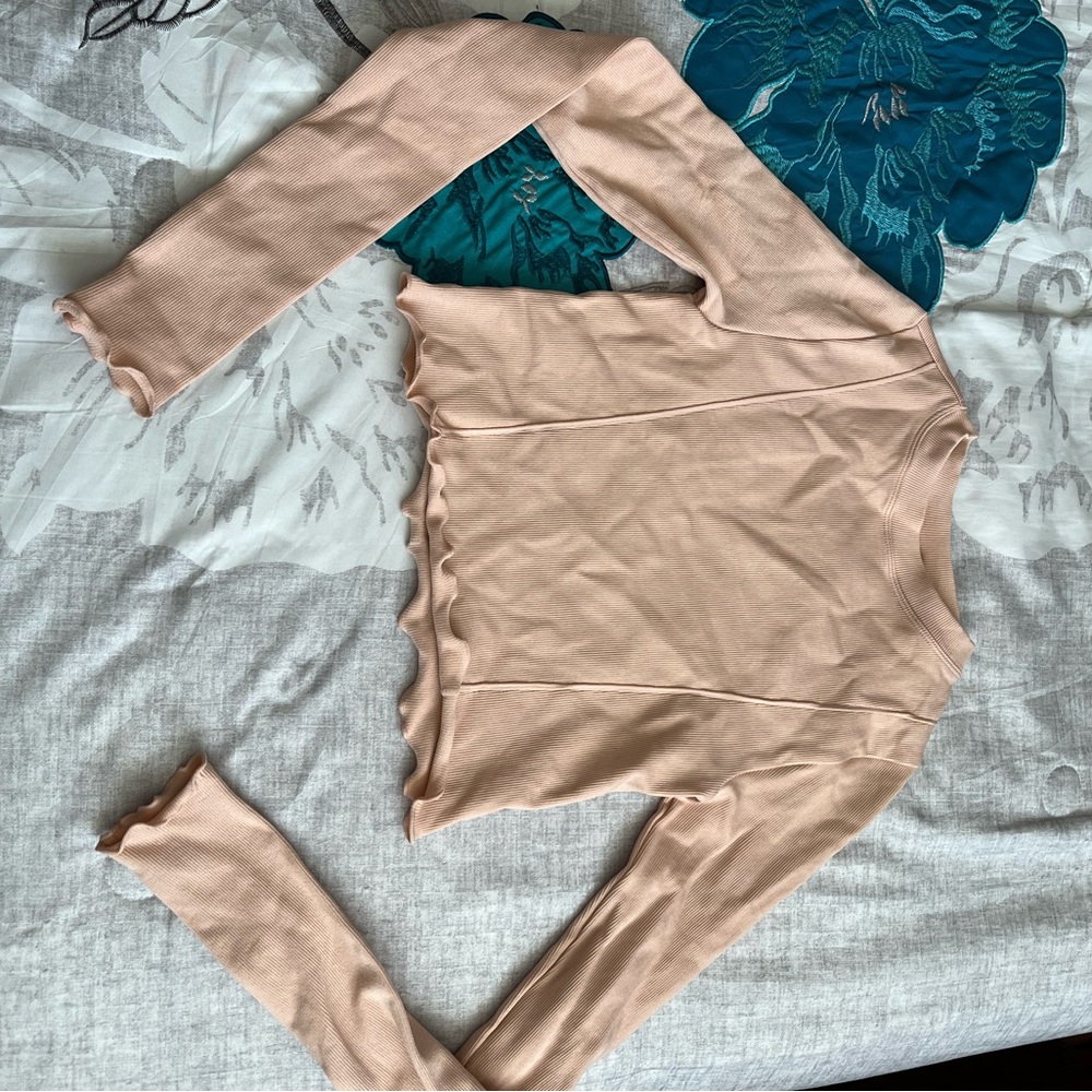 Women's Long Sleeve Ruffle Hem Top - Cream